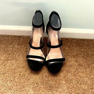 Kelly and Katie black Courtnee heels size 8.